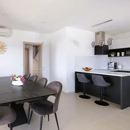 Luxurioese Dolce Direkt Am Mit Privatem Pool Und Parkplatz *