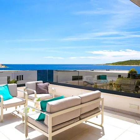 Luxurioese Dolce Direkt Am Mit Privatem Pool Und Parkplatz بيت للعطل سيفيد