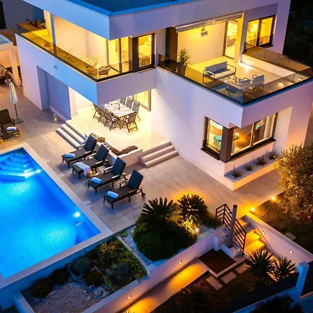 Luxurioese Dolce Direkt Am Mit Privatem Pool Und Parkplatz *