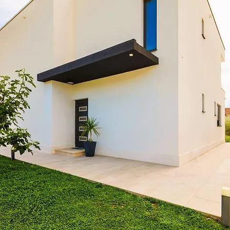 Luxurioese Dolce Direkt Am Mit Privatem Pool Und Parkplatz بيت للعطل سيفيد