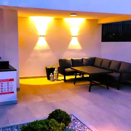 بيت للعطل Luxurioese Dolce Direkt Am Mit Privatem Pool Und Parkplatz