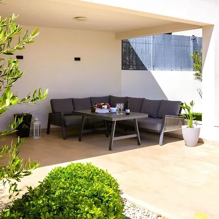 Luxurioese Dolce Direkt Am Mit Privatem Pool Und Parkplatz سيفيد