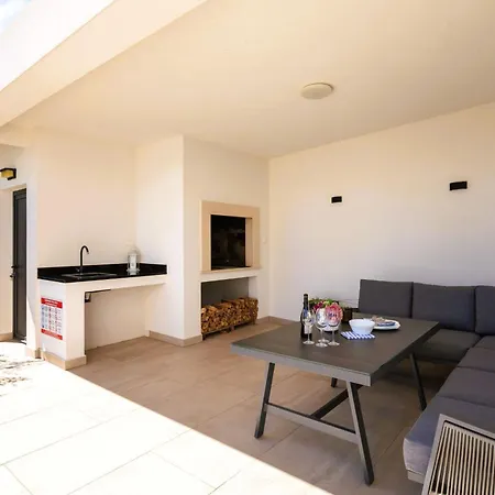 بيت للعطل Luxurioese Dolce Direkt Am Mit Privatem Pool Und Parkplatz سيفيد