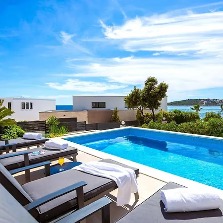 Luxurioese Dolce Direkt Am Mit Privatem Pool Und Parkplatz *