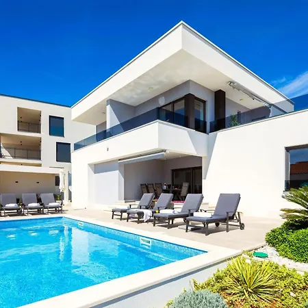 بيت للعطل Luxurioese Dolce Direkt Am Mit Privatem Pool Und Parkplatz *